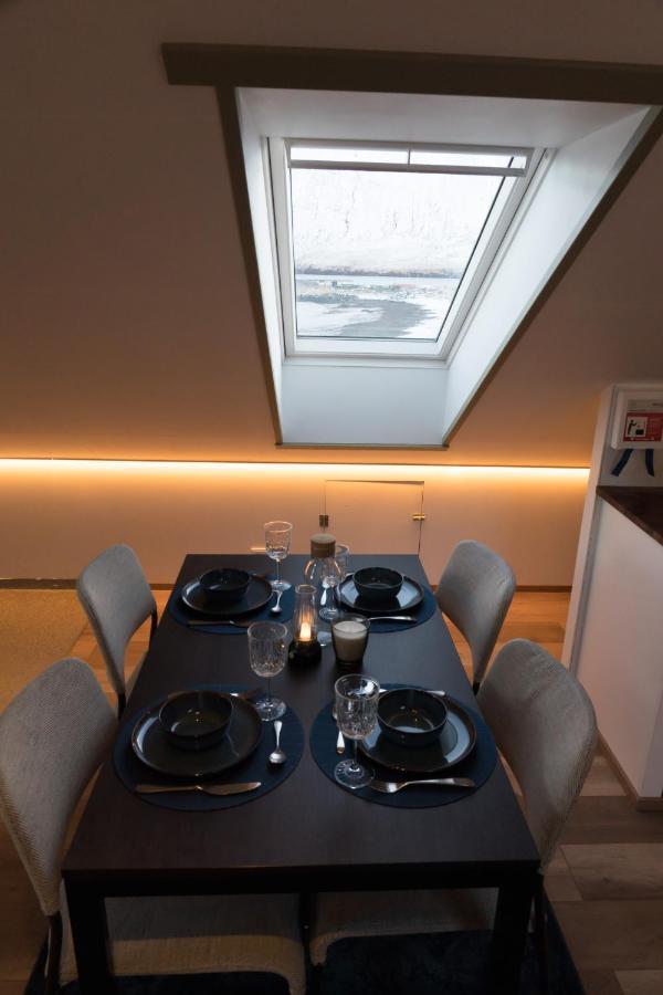 Scenic Penthouse - Ocean View & Skylight Windows Apartment Siglufjordur Exterior photo