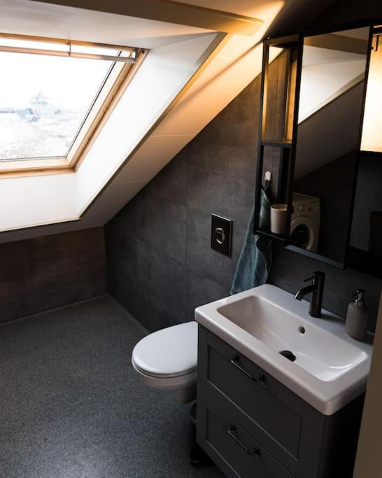 Scenic Penthouse - Ocean View & Skylight Windows Apartment Siglufjordur Exterior photo