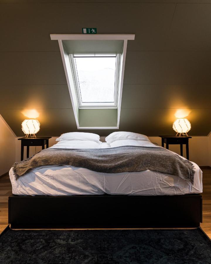 Scenic Penthouse - Ocean View & Skylight Windows Apartment Siglufjordur Exterior photo